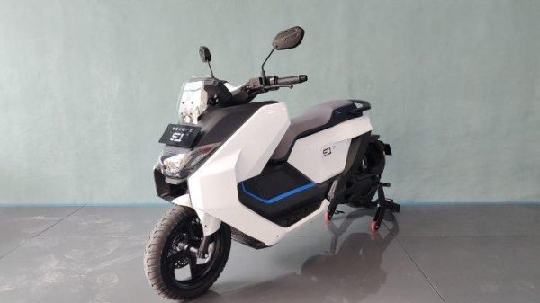 Merek Sepeda Motor Listrik Savart EV Membuka Dealer Pertama di Bintaro